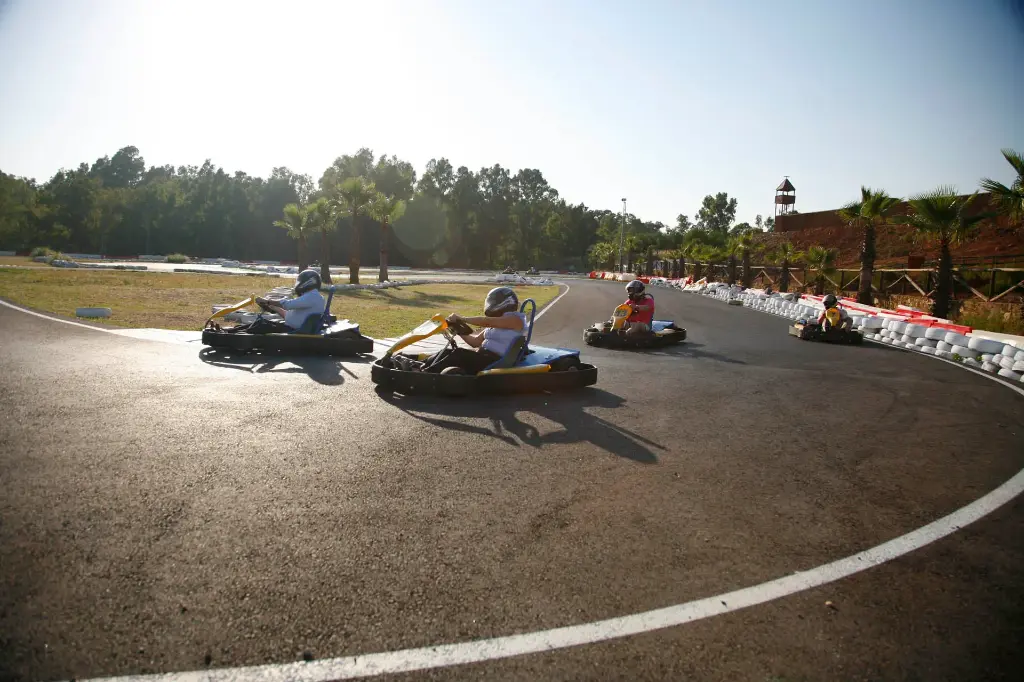 Go-Kart - Tanda Kart Adulto (200cc) – 7 minutos